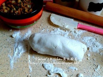 step10: 放入之前的澄麵糰 , 搓勻成粉糰