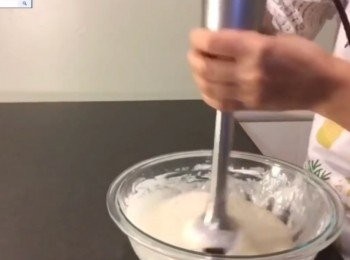 step13: 用攪拌機打至滑身
