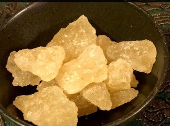 step3: 首先將南北杏，米浸2小時於水中，然後放入筲箕瀝水。