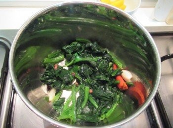 step3: 再滾,收乾到9份時,放入步驟1邊拌邊加熱,煮至收乾,起鍋時撈起八角與花椒粒即可.