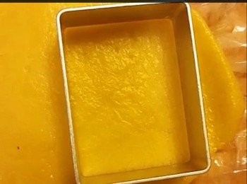 step9: 長方形曲奇食譜
材料
無鹽牛油 75g
糖粉      30g
低筋麵粉 150g         
全蛋         半隻