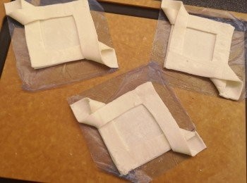 step3: 將大正方形鋪在細正方形面上。