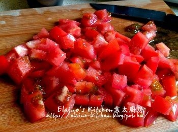 step2: 蕃茄洗淨切粒