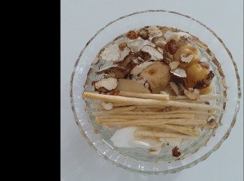 step2: 虎乳靈芝、沙參、海玉竹、淮山、無花果、南北杏浸洗乾淨。