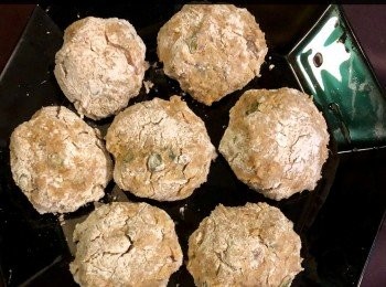 step7: 將它搓成圓狀備用，