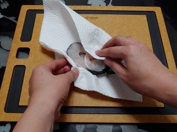 step3: 除去脂肪及血塊後抹乾備用