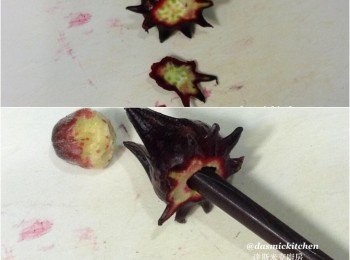 step1: 取籽兩種方法：
a. 洛神花萼底部切除（放置一旁備用）、用【筷子】尾端（較粗部位）將種籽推擠出來