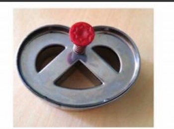 step4: 印模曲奇食譜
材料
無鹽牛油 75g
糖粉      30g
低筋麵粉 150g         
全蛋         半隻