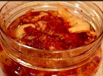 step3: 4-5湯匙泡菜（似乎個人喜嗜，落多或少）。