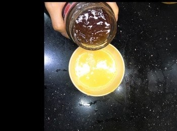 step4: 蛋白打發成硬性蛋白霜。