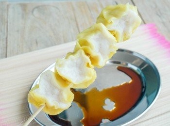 step5: 將燒賣放在碟上，用大火蒸約8分鐘即成！