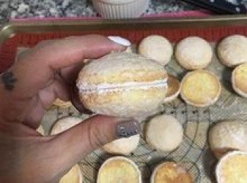 step18: 再拿配對的另一半蓋合起來，即完成喔～
可以裝入密閉保鮮盒或夾鏈袋中，冷藏保存