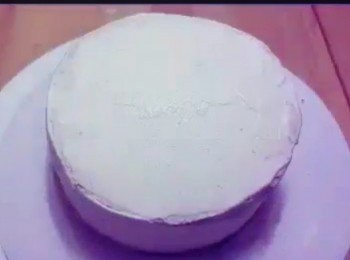 step4: 將甜忌廉抹上整個蛋糕