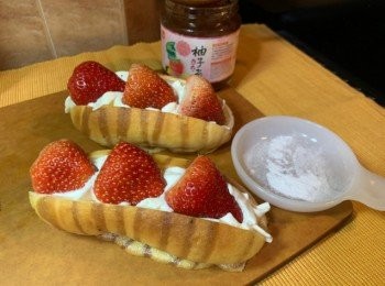 step3: 擺上草莓。