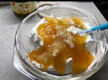 step5: 倒入已打好忌廉雪糕，再撈好