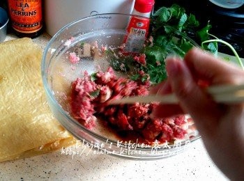 step6: 再加入鹼水 , 生油及生抽拌勻