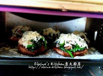 step14: 放入焗爐用180C上下火焗15分鐘至芝士溶化成金黃色