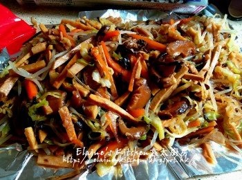 step12: 盛起餡料放在錫紙上靜待20分鐘至涼