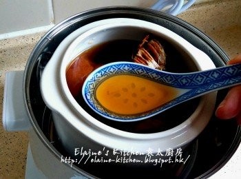 step8: 直至嗶嗶聲響代表燉完 , 會進入保溫模式 , 焗約15分鐘即可