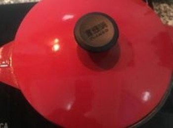 step8: 蓋鍋蓋小火燜煮１小時後，關火放到降溫，讓牛腩柔軟多汁;