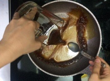 step4: 下鍋以中小火煮至糖融及想要的稠度備用