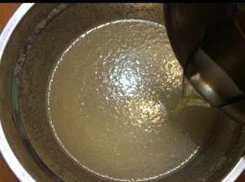 step4: 加上香油及植物油攪勻。