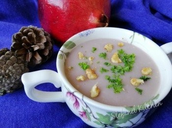 step5: 加入鹽及胡椒粉調味，上菜時洒上合桃碎及蕃茜裝飾即可