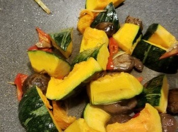 step6: 加入南瓜炒勻