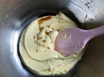 step3: 加入雲尼拿油拌勻