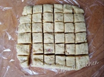 step3: 把粉團切成1厘米立方