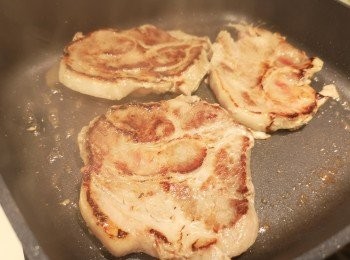 step2: 選用梅頭肉豬扒會比較淋身。