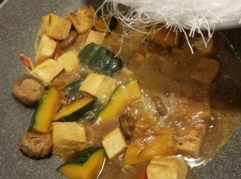 step11: 煮好後再試味，加入已經浸軟及剪成段的粉絲,開蓋煮多2分鐘