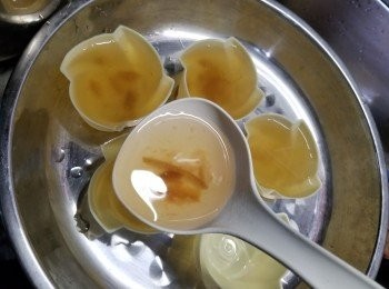 step5: 即可倒入模放入雪櫃雪至硬身即可脫模