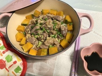 step4: 淋上煲仔飯醬油，撈勻即可享用