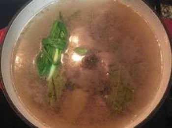 step6: 接著加滿水大火煮滾後轉小火；