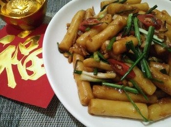 step4: 最後，即可盛盤享用廣受大眾喜愛三杯年糕【澎湖年糕】【豆豆愛的料理】。
