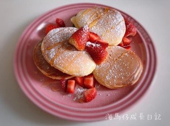 step2: 用湯匙放入平底穫，1分鐘後反至另一面