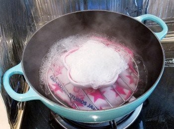 step5: 煮沸水放碗大中火蒸45分鐘。