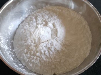step14: 約 75 克，作用是另蘿蔔糕不會太軟身，但又不會太實