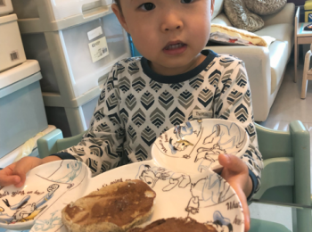 step10: 再加多一湯匙，同樣加鑊蓋煎約45秒，翻轉再加蓋煎約一至兩分鐘就完成