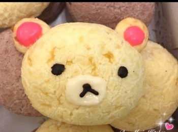 step3: 紫薯<span class="group_1">麻薯波波食譜</span>
~糯米粉、木薯粉過篩一次，加入紫薯粉、芝士粉,巴馬臣芝士碎備用
～加入雞蛋、牛油溶液拌勻，逐小加入牛奶搓成麵糰。分成22g一個小團，然後捏出鬆弛熊造型。