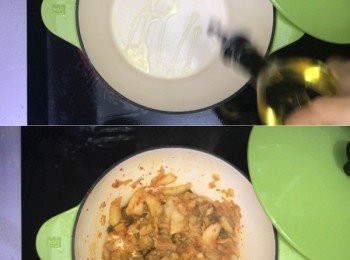 step6: 燒熱鍋，先加點油，下泡菜炒香
