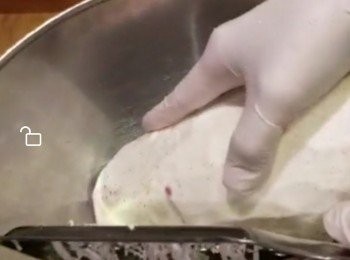 step3: 刨成長絲方便圈成球體。