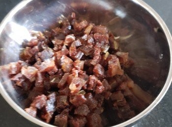 step6: 將鴨膶腸切粒