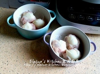 step8: 放入碗內(碗底放上一層牛油紙墊底)