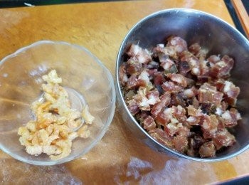 step5: 蝦米浸水浸軟