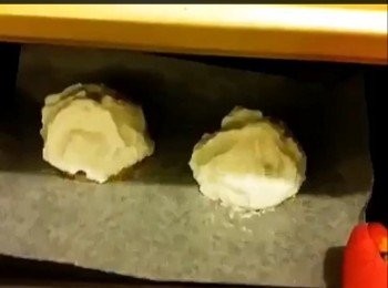 step5: 入巳預熱200度焗爐,焗5分鐘即成
(各爐溫不同要自行調教）