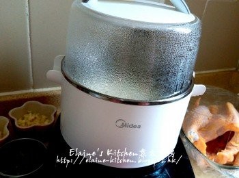 step6: 蓋上蓋按<蒸 / 煮>功能  , 時間調至10分鐘煮至銀芽軟身