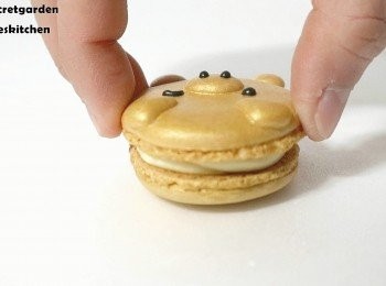 step29: 蓋上馬卡龍完成!