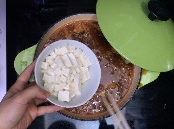 step9: 下豆腐拌一拌，煮約5分鐘